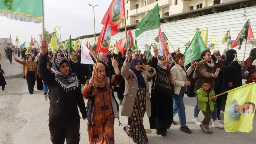 Li Eyn Îsayê meşa li dijî êrişan û koçberkirinê