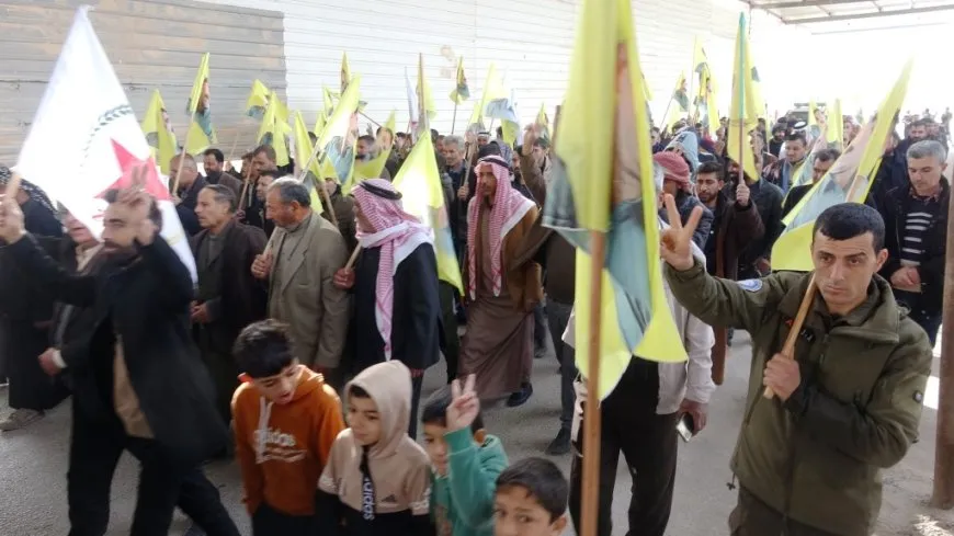 Li Eyn Îsayê meşa li dijî êrişan û koçberkirinê