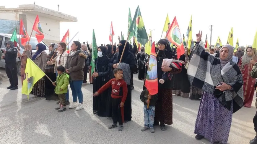 Li Eyn Îsayê meşa li dijî êrişan û koçberkirinê