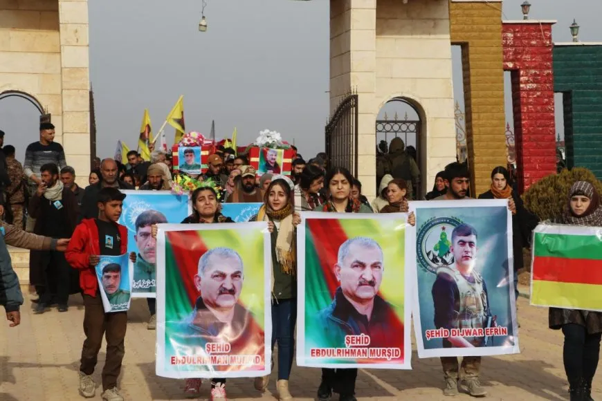 Şêniyên Hesekê û koçberan cenazeyên 3 şehîdan oxir kirin
