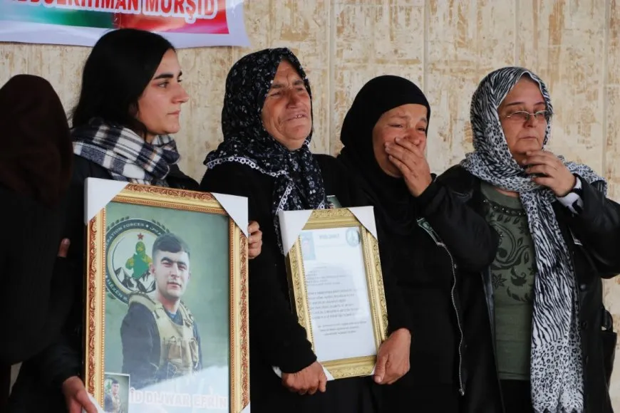 Şêniyên Hesekê û koçberan cenazeyên 3 şehîdan oxir kirin