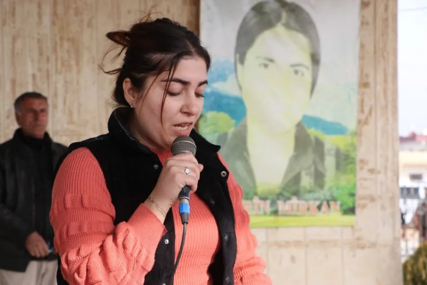 Şêniyên Hesekê û koçberan cenazeyên 3 şehîdan oxir kirin