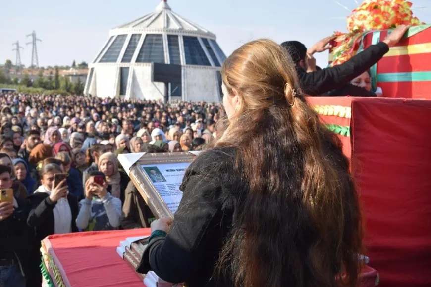Şehîdên berxwedana Minbic û Dêr Hafirê bi girseyî hatin oxirkirin