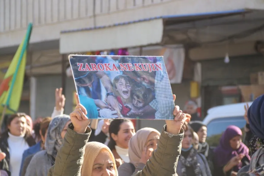 Li Amûdê gel li dijî êrişan meşiya