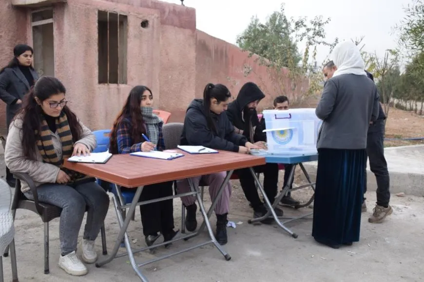 Fewaz Ehmed: Em ê alîkariya koçberan bê navber bidomînin