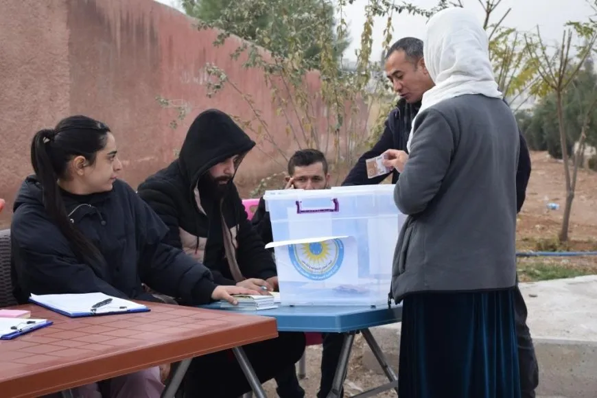 Fewaz Ehmed: Em ê alîkariya koçberan bê navber bidomînin