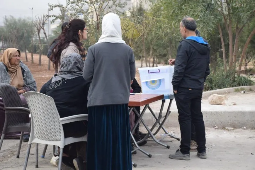 Fewaz Ehmed: Em ê alîkariya koçberan bê navber bidomînin