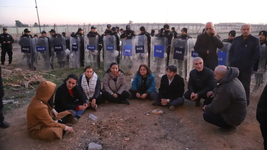 Nobeda li ser sînorê Qamişlo: Dilê Kurdan ji bo Rojava lêdide