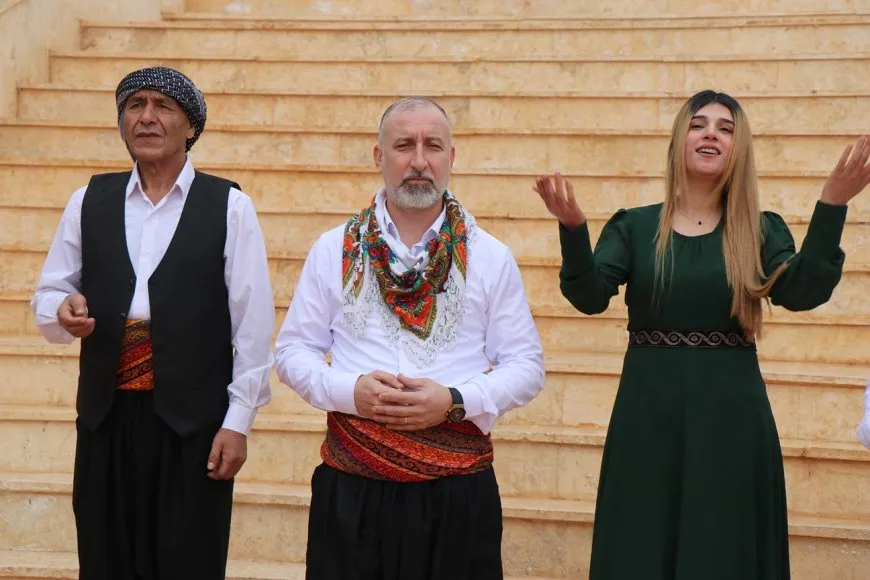 Hunermendên ji Helebê klîbeke nû çêdikin