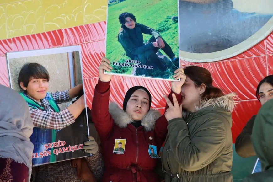 Bi hezaran kes beşdarî merasîma 5 şehîdan bûn 