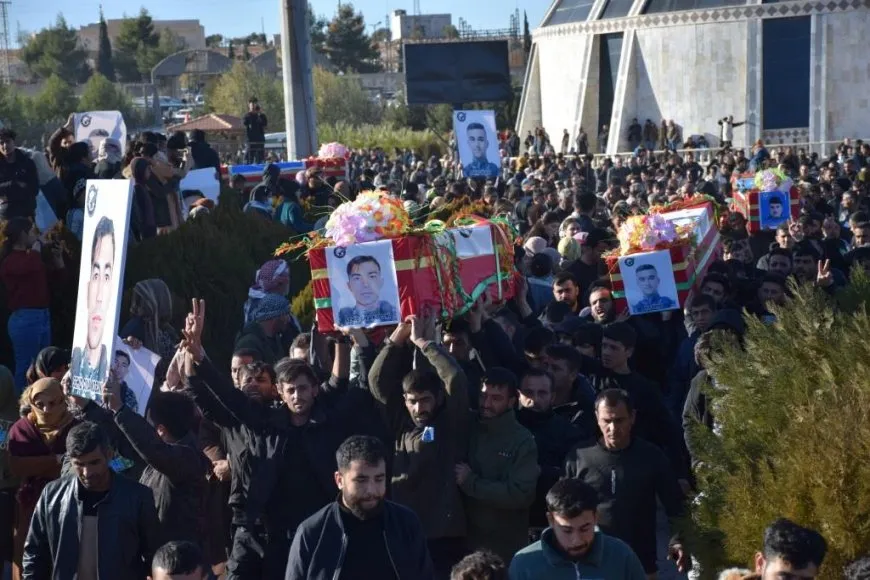 6 şehîd li Kobanê bi merasîmeke biheybet hatin oxirkirin
