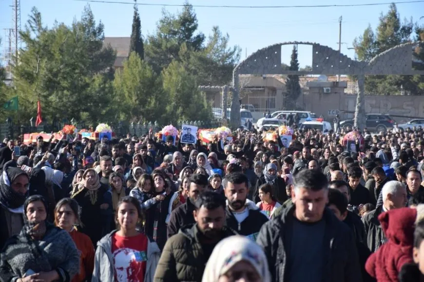 6 şehîd li Kobanê bi merasîmeke biheybet hatin oxirkirin