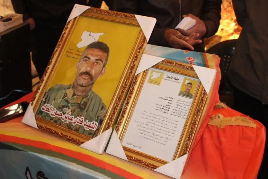 Xelkê Til Birakê sersaxî da malbata şehîd Fadî El Xalid