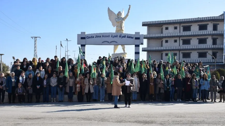 ‘Bi şoreşa Rojava dê mafên hemû jinên Sûriyeyê bên parastin’
