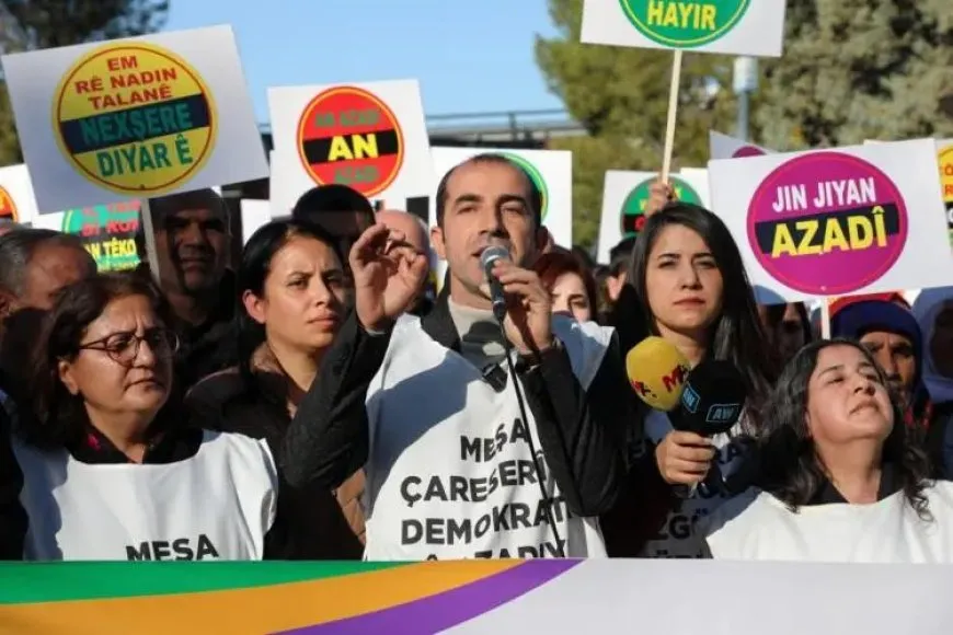 ‘Navnîşana çareseriyê rêzdar Ocalan e’