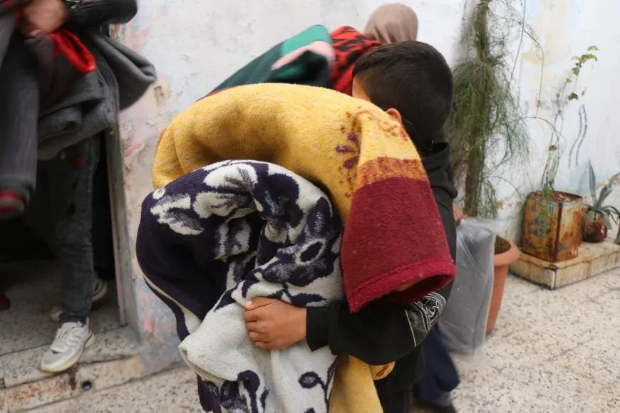 Şêniyên Şêxmeqsûd û Eşrefiyê piştgiriyê didin malbatên ji Şehbayê koçber bûne