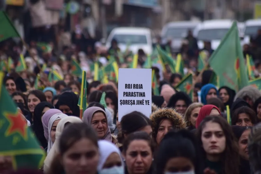 Bi hezaran jin li Qamişloyê meşiyan: Kobanê xeta sor e