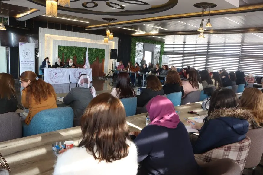 Siberoja jinan û mafên wan li Sûriyeyê rojeva komxebateke jinan bû