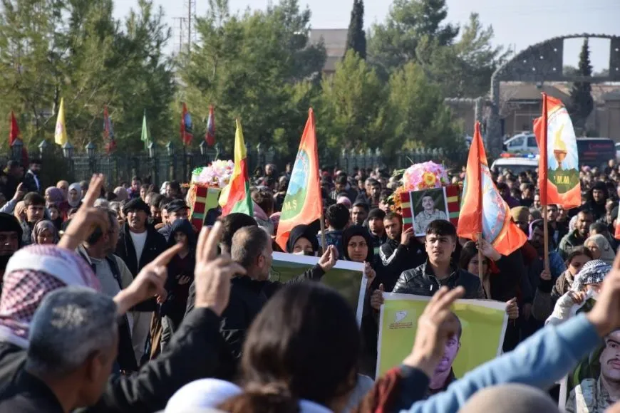 Li Kobanê 2 şehîd hatin oxirkirin