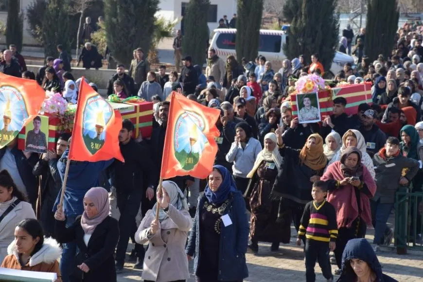 Li Kobanê 2 şehîd hatin oxirkirin