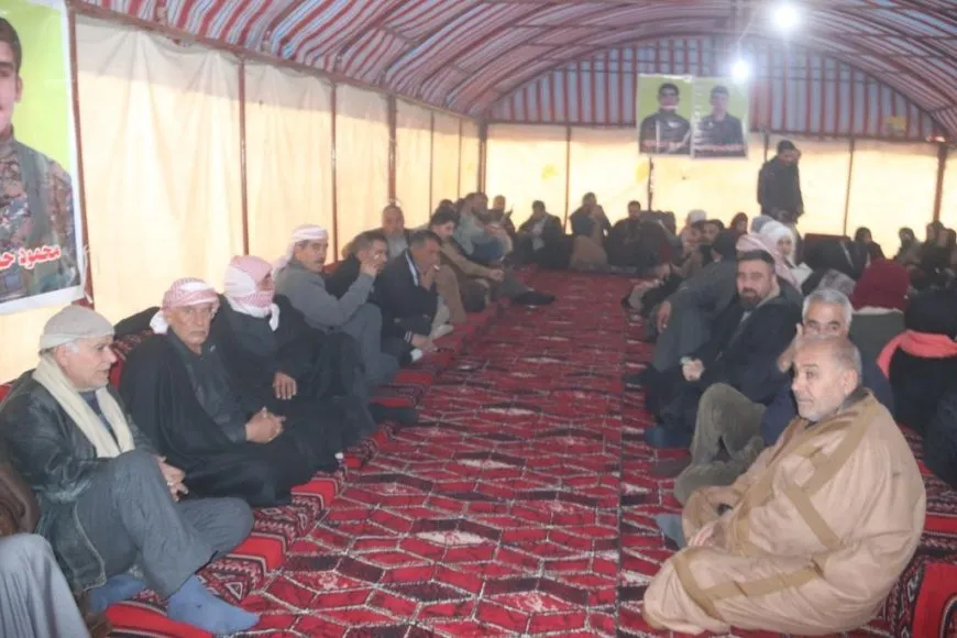 Xelkê Reqayê ji bo malbatên 2 şehîdan sersaxî xwest