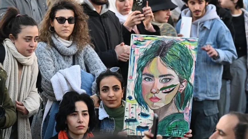 ‘Divê mafên jinan di Sûriyeya nû de werin mîsogerkirin’