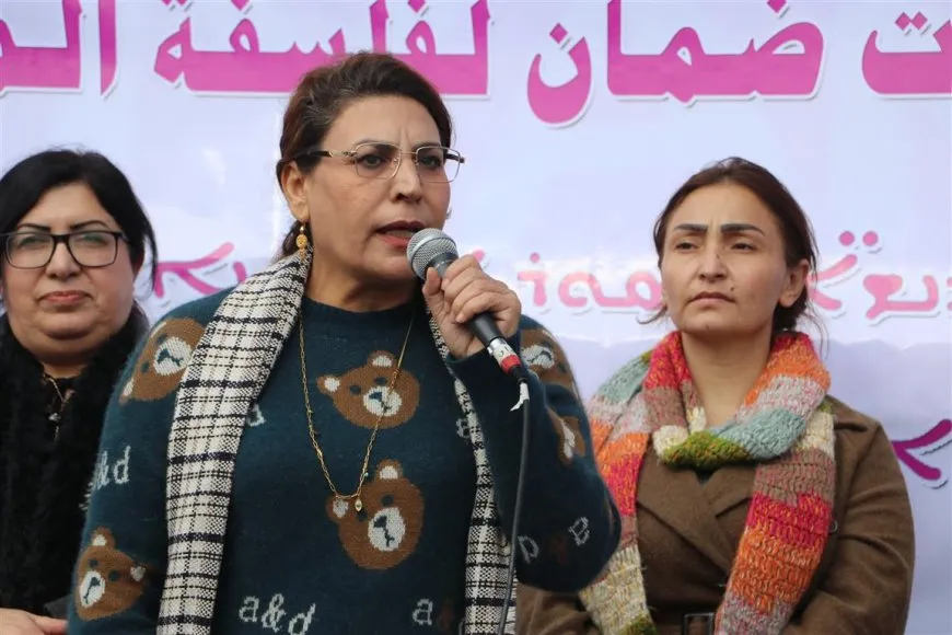 Jinên li Hesekê bi meşeke girseyî piştgirî da YPJˋê