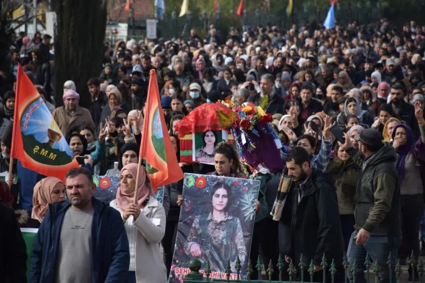 Şêniyên Firatê: wê bi hezaran ciwan riya Ronahî bişopîn