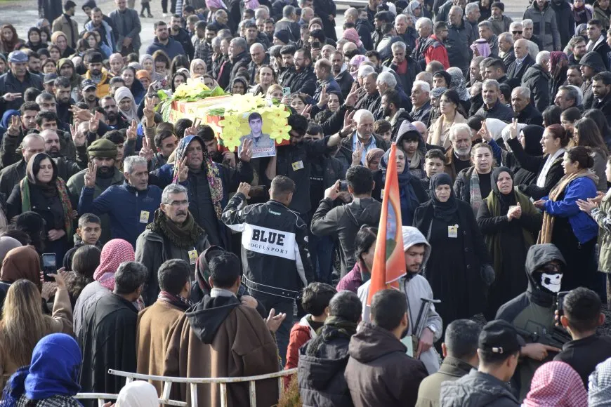 Cenazeyê şervanê QSD'ê Egîd Serêkaniyê hate oxirkirin