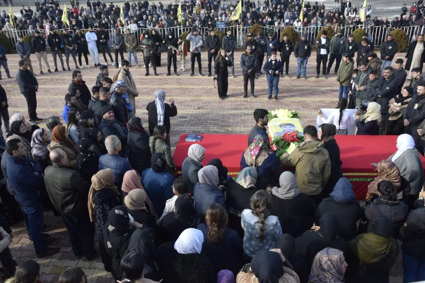 Cenazeyê şervanê QSD'ê Egîd Serêkaniyê hate oxirkirin