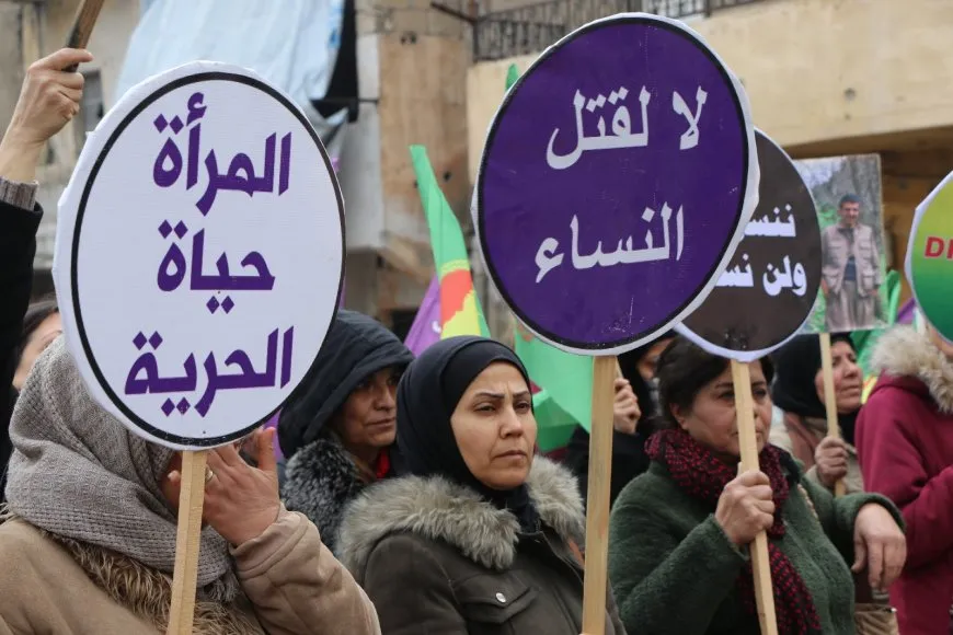 Jinên li Şêxmeqsûd û Eşrefiyê berxwedana YPJ silav kir