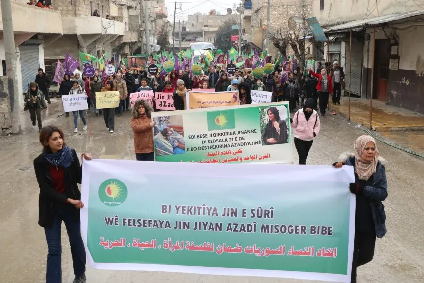 Jinên li Şêxmeqsûd û Eşrefiyê berxwedana YPJ silav kir