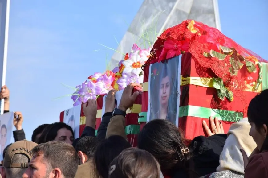 Cangoriyên azadiyê bi tilîliyên serkeftinê hatin oxirkirin