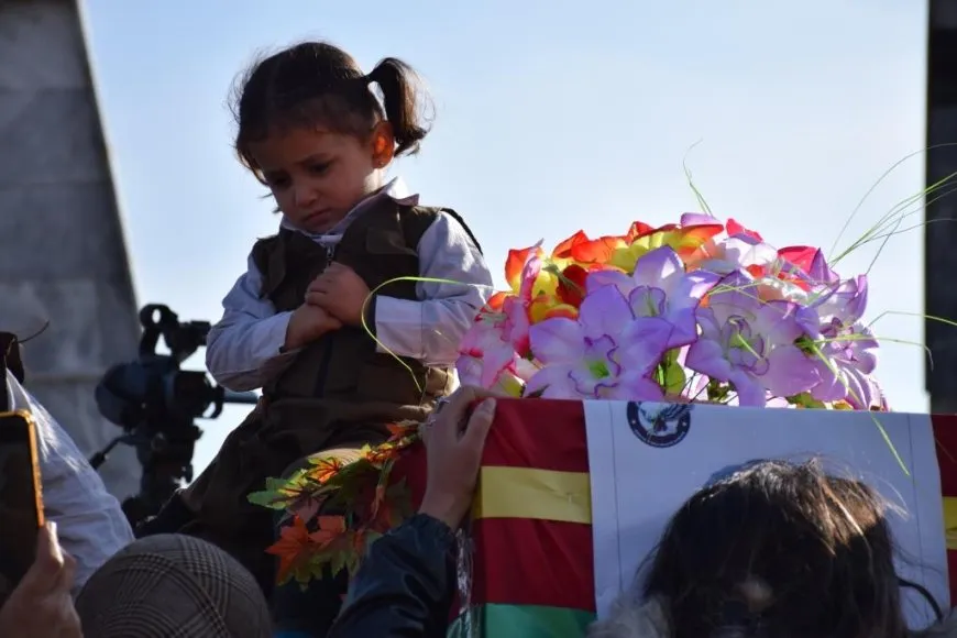 Cangoriyên azadiyê bi tilîliyên serkeftinê hatin oxirkirin