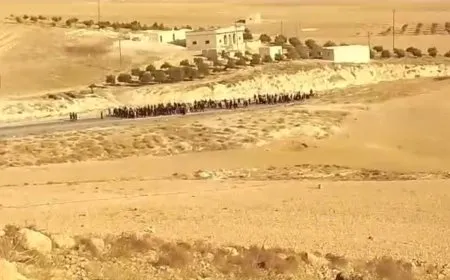 Tevî hemû êrişan jî bi hezaran kes dimeşin Tişrînê