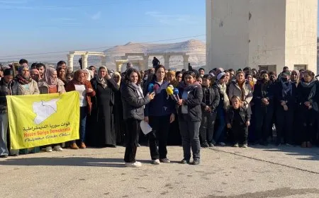 Komkujiyên Parîs, Silopî û Rojava li ser Bendava Tişrînê hatin şermezarkirin