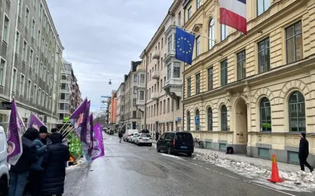 Komkujiyên li Parîsê li Stockholmê hatin şermezarkirin