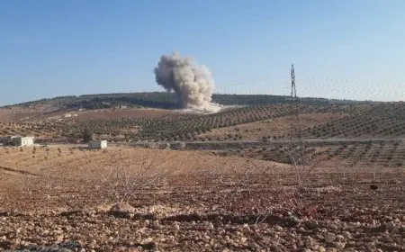 Balafirên şer ên dewleta Tirk gundewarê Kobanê bombebaran dikin