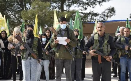 ˋEm li gorî şerê gel ê şoreşgerî tev bigerinˊ