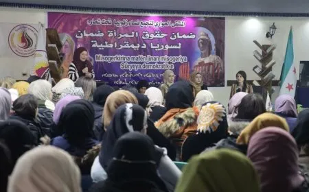 Jin çawaniya mîsogerkirina mafên xwe de nîqaş dikin
