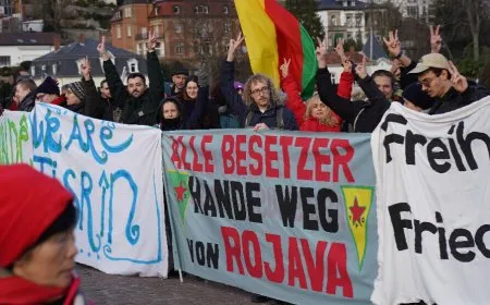 Li Almanyayê enternasyonalîst ji bo Rojava meşiyan