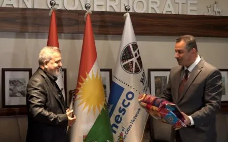 Welatparêzek ku ji bo Rojava alîkarî komkirî hate xelatkirin