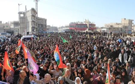 Bi hezaran şêniyên Firatê êriş û komkujî şermezar kirin
