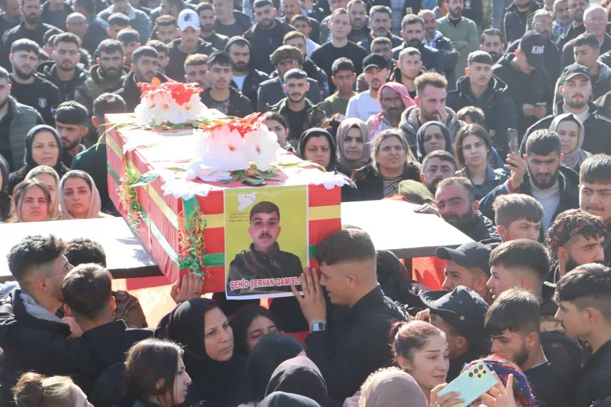 Di merasîmên şervanên QSD`ê de helwesta `Em hemû QSD ne’