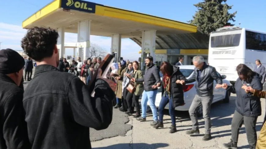 Çalakvanan li ser sînorê Kobanê piştgirî da peyama Rêber Abdullah Ocalan