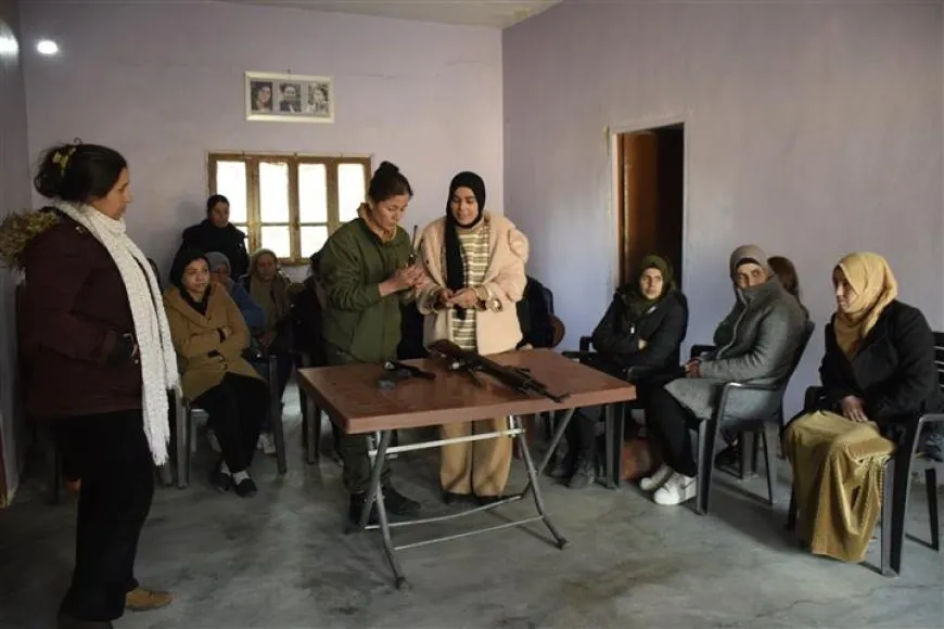 25 jin fêrî bikaranîna çekan dibin