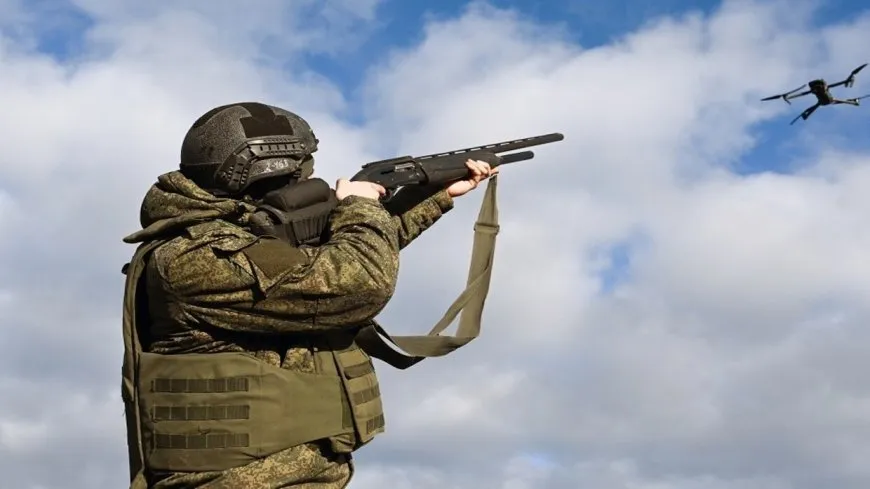 Hêzên Rûsyayê 12 dronên Ukraynayê xistin xwarê