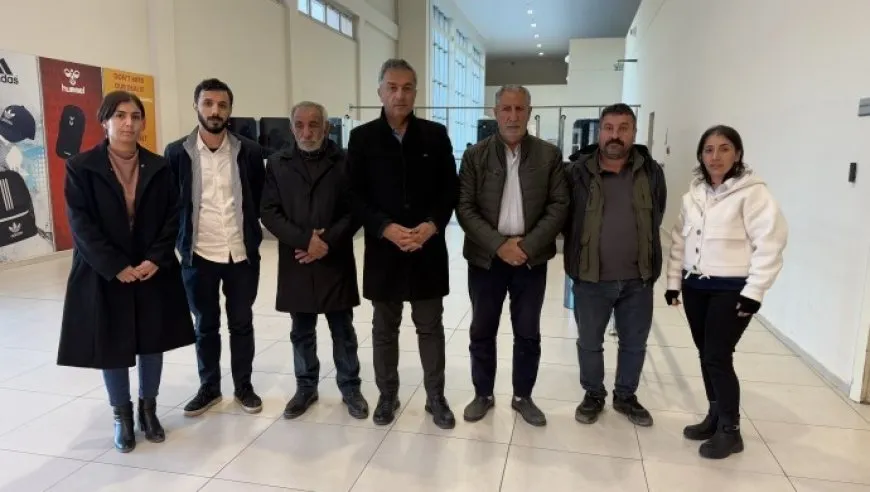Şandeya dê biçe cenazeyan bîne ji duh ve tê astengkirin