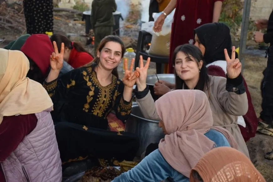 ‘Em dayik em ê çekê rakin û piştgiriya şervanên xwe bikin’