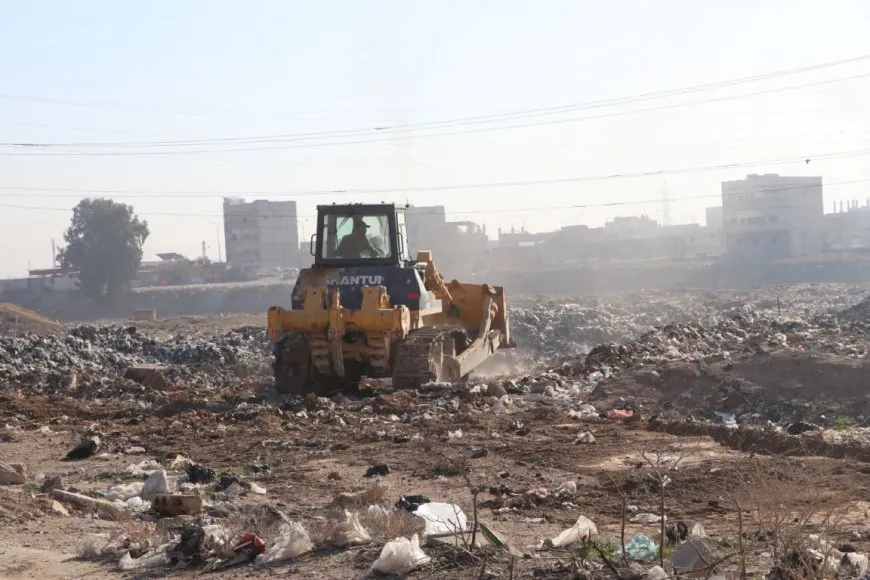 Şaredariya Gel a Hesekê Koşeya Ewlehiyê paqij dike